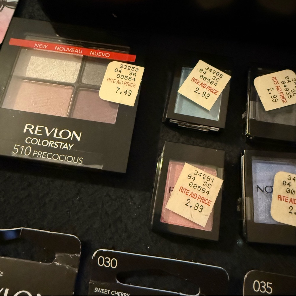 Revlon makeup bundle - Picture 6 of 15